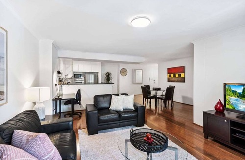 Pyrmont Apartment | Poolside 2-Bed Haven, Walk to City Centre