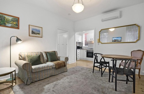 St Kilda West Apartment | Poolside Art Deco Apartment in St Kilda West