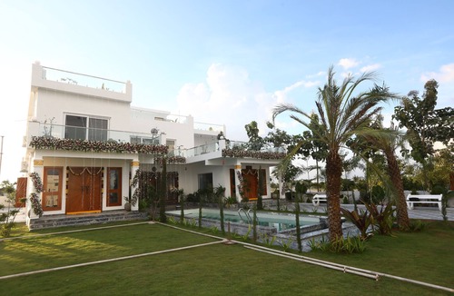 Chevella Villa | Poorna: New Luxury 5 BHK Villa w/Pool, Jacuzzi & Views