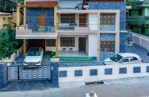 Thrissur House | Posh 3 BHK (first floor) at BELLJEM Homes in Housing colony inside the city