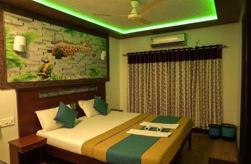 Mullakkal Boat Rental | Pournami Houseboats