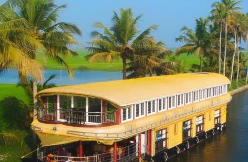 Mullakkal Boat Rental | Pournami Houseboats