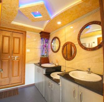 Mullakkal Boat Rental | Pournami Houseboats