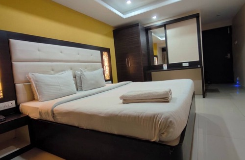 Ram Nagar Hotel | PPH Living Tricolours