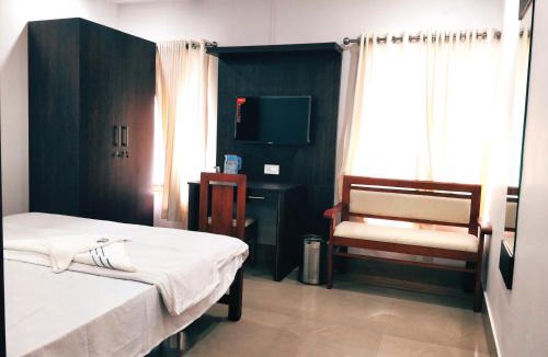 Thrissur Hotel | Prajapuri Hotel