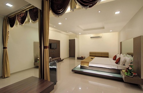 Vadodara Hotel | Prakruti Resort