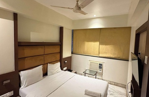 Mulund West Hotel | Pravasi Residency