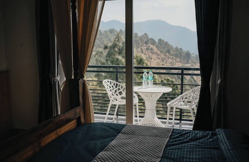 Nainital Hotel | PREMIUM HOTEL BLUE P-I-N-E PALACE