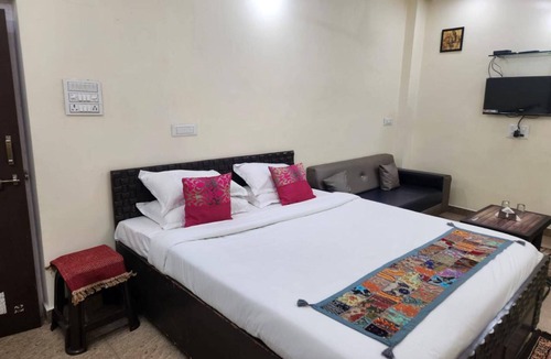 Abu Road Apartment | Private - 2 BHK Floor - Paddy's Luxurious Home Stay