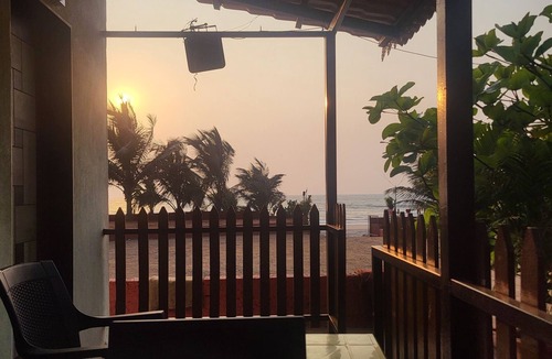 Ganpatipule Cottage | Private Beach attached Cozy Delux Cottages.