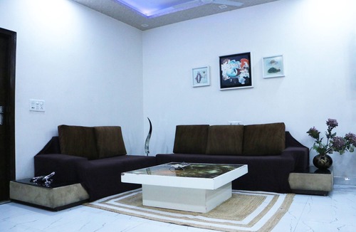 Pitampura Apartment | Private one bedroom apartment- 5 min walk to Rani Bagh market