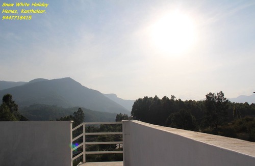Kanthalloor House | PRIVATE PROPERTY AT CALM COOL PLACE NEARBY DAM & WITH MOUNTAINVIEW