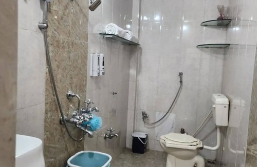 Abu Road Apartment | Private Room 2 - Paddy's Luxurious Home Sta