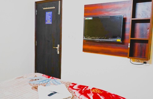 New Friends Colony Bed & Breakfast | PRIVATE ROOM IN ASHRAM