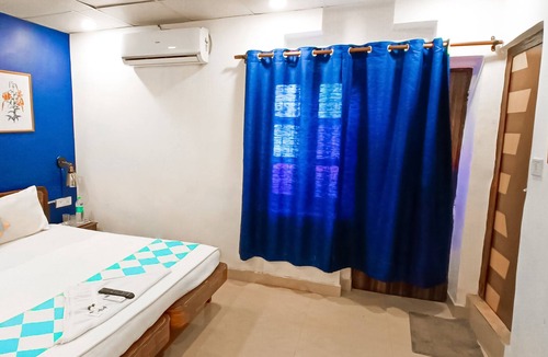 Kailash Colony House | PRIVATE ROOM IN GREATER KAILASH