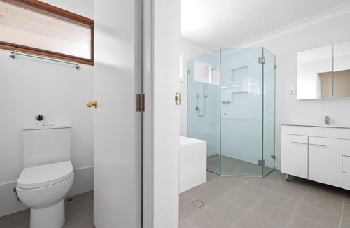 Milperra House | Private Single Room - Centrally Located at Milperra - Shared Bathroom