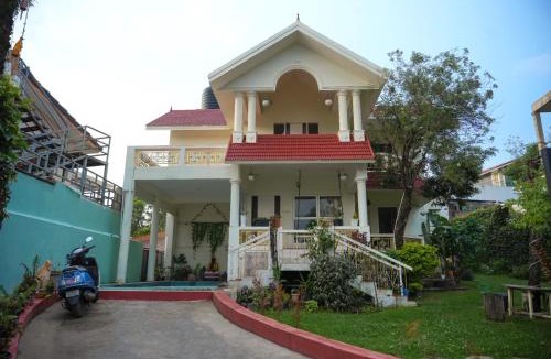 Kodaikanal Villa | PRIYA PALACE - HOMESTAY SWIMMING POOL I Kodaikanal I 87oo and 2o5 and 865