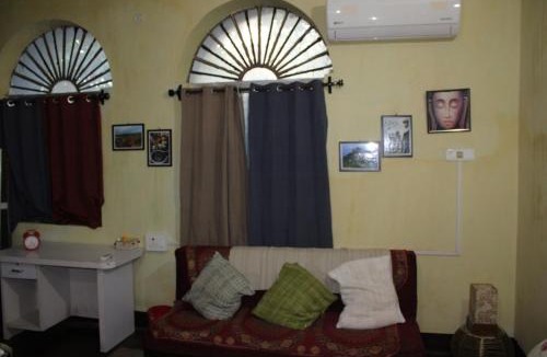 Deoghar House | "Priyadarshi Villa" Free pickup in ac car from Jasidih Railway station or Deoghar Airport