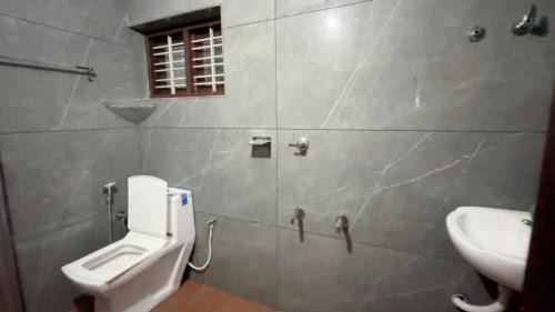 Vaikam House | Pulimugam Home Stay