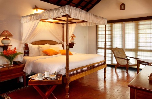 Aryad South Hotel | Punnamada Resorts