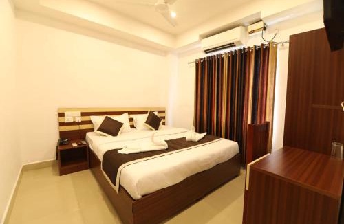 Kaloor Hotel | Puthens Capitol Inn