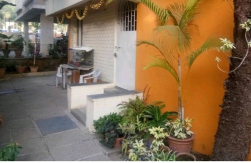 Kothrud House | Pvt AC room in Pvt bungalow + Garden + Sitout with nature view, Pune
