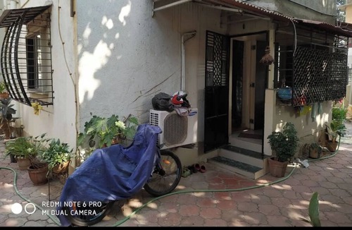 Mahim House | Pvt AC room Sea face building with Luxury finish furniture and fitments, Mumbai