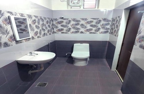 Tiruvallur Hotel | PY OLLIV THIRUVALLUR