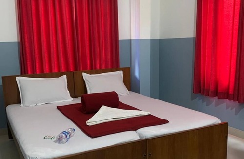 Payyoli Hotel | Q8 Hom Hotel in Payyoli – Where Serenity Meets Style