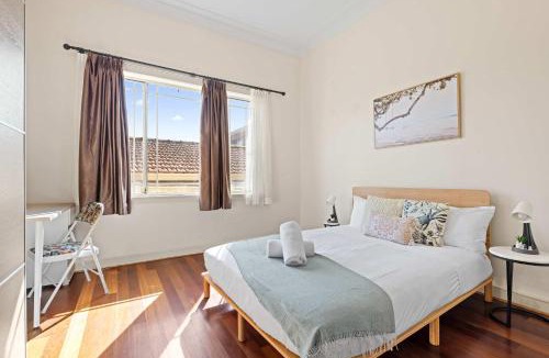 Bexley House | Quaint Double Room - Convenient Spot in Bexley - Shared Bathroom