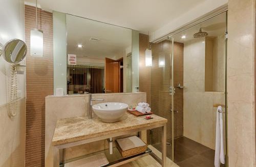 Vijayawada Hotel | Quality Hotel D V Manor
