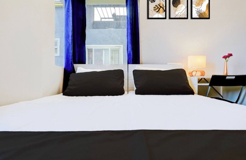 Vyalikaval HBCS Layout Hotel | Qubenest Splendour