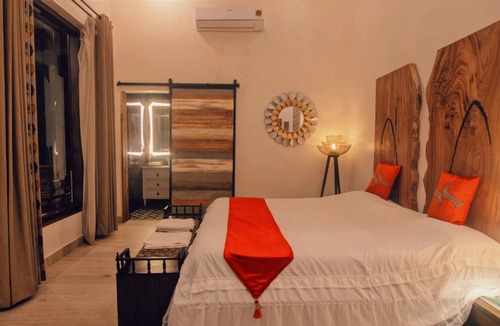 Bullawala Villa | QUEENBEE-BLUEDOOR-DEHRADUN · The Queenbee - A private luxury suite at Bluedoor
