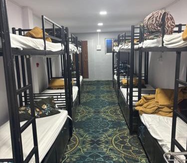 Malad West Hostel | Quick stay hostel