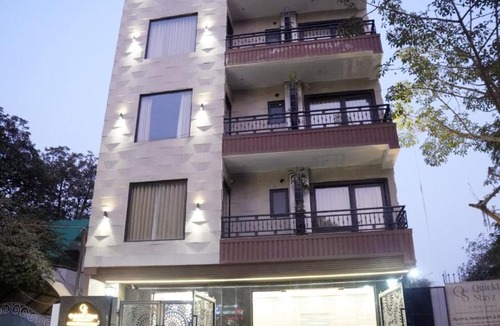 Sushant Lok House | QuickIn Stayz Near Paras Hospital Golf Course Rd Sector 43 Gurgaon