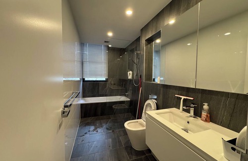 Botany Bed & Breakfast | Quiet 4BR Townhouse 2.5 Baths Near Sydney Airport, CBD & Beaches Free Parking