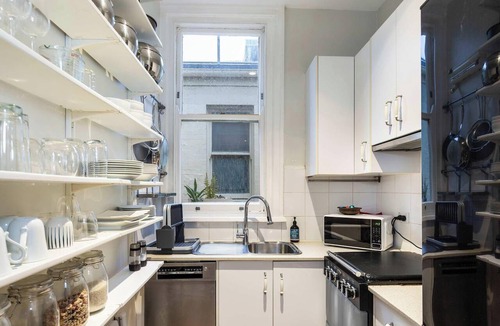 Kings Cross Apartment | Quiet Art Deco 3BR Retreat in the Heart of Potts Point