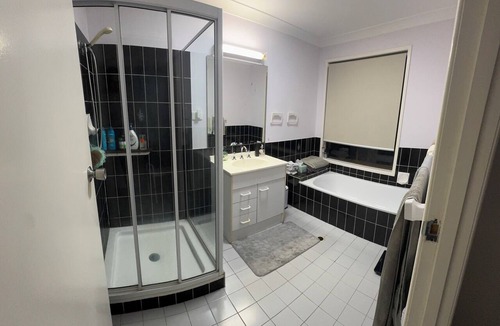 Brighton House | Quiet cozy room by the beach R1