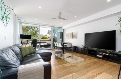 Reid Apartment | Quiet Modern Apartment in Prime Location - Hosted by Canstay