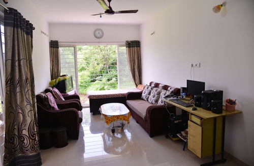 Bavdhan Bed & Breakfast | Quiet & Pleasant 2BHK apartment in Pune