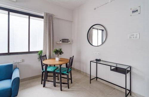 Khar Apartment | Quirky 1BHK in Bandra W by SquareOne Stays