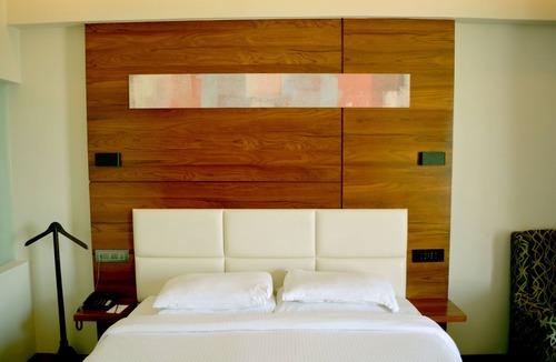 Uttukuli Hotel | R K Residency
