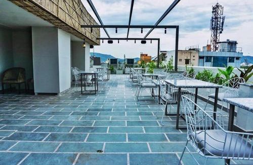 Amer Fort Road Hotel | Raas Mahal-Hotel In Jaipur Near Tourist Places