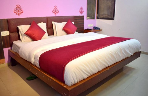 Vadodara Hotel | Radhe-The Hotel