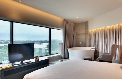 Ulsoor Hotel | Radisson Bengaluru City Center