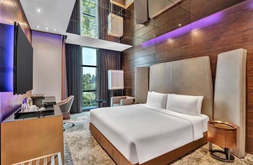 Gandhi Nagar Hotel | Radisson Blu Atria Bengaluru