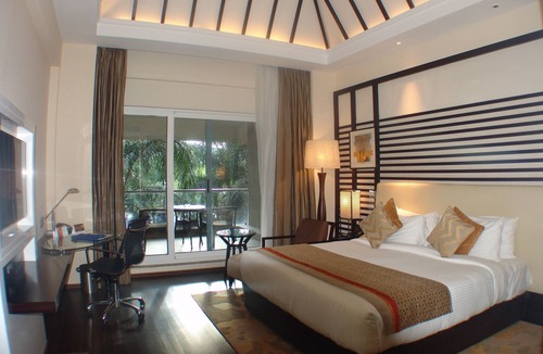 Sangavi Hotel | Radisson Blu Plaza Resort & Convention Centre Karjat