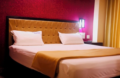 Kayamkulam Hotel | Raga Residency