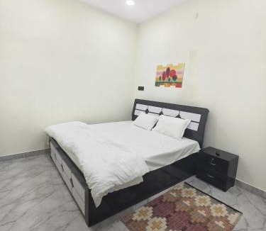 Mahmoorganj House | Rainbow Inn Kashi Vishwanath Temple 4 km