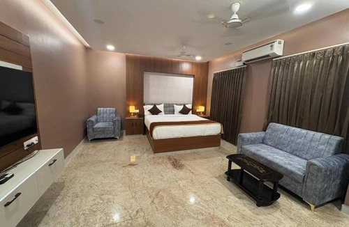 Mayiladuthurai Hotel | Raj Hussain Landmark Hotel